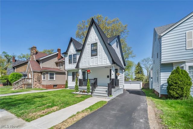 3741 Woodridge Road, Cleveland Heights, OH 44121