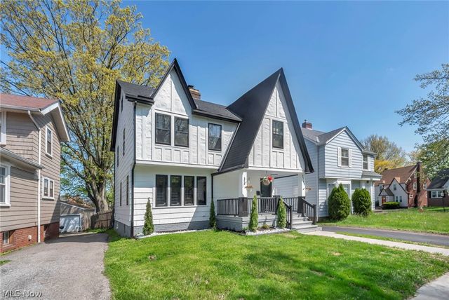 3741 Woodridge Road, Cleveland Heights, OH 44121