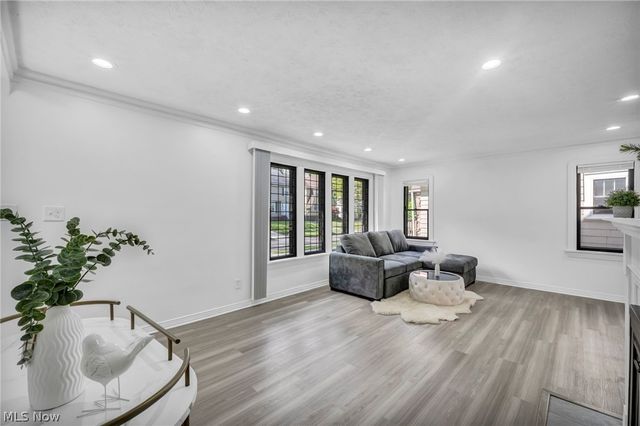 3741 Woodridge Road, Cleveland Heights, OH 44121