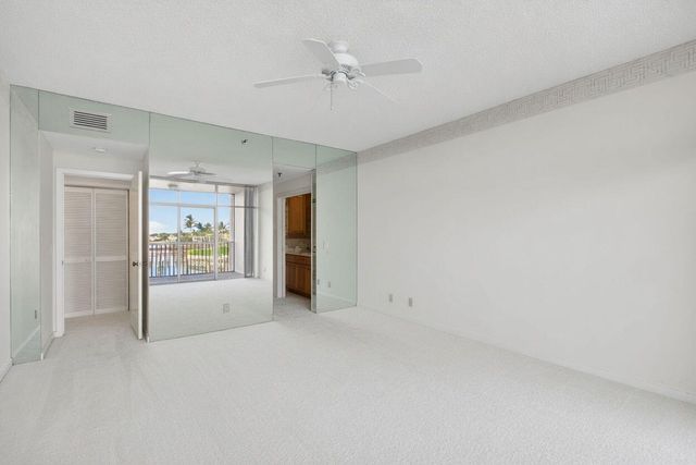 11390 Twelve Oaks Way 420, North Palm Beach, FL 33408