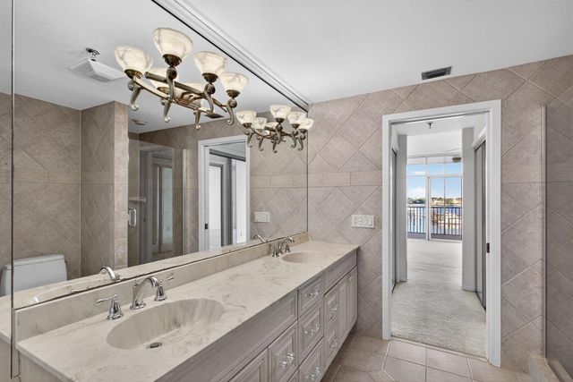 11390 Twelve Oaks Way 420, North Palm Beach, FL 33408