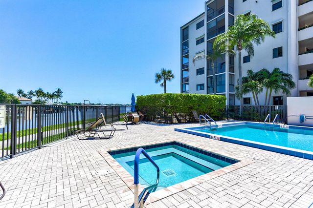 11390 Twelve Oaks Way 420, North Palm Beach, FL 33408