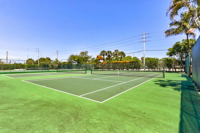 11390 Twelve Oaks Way 420, North Palm Beach, FL 33408