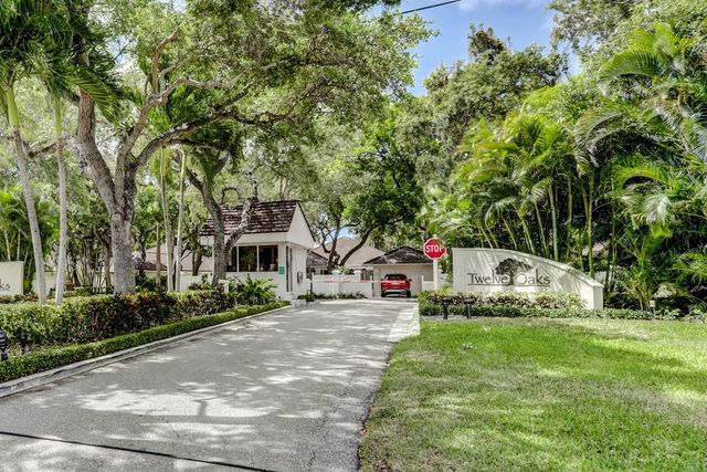 11390 Twelve Oaks Way 420, North Palm Beach, FL 33408