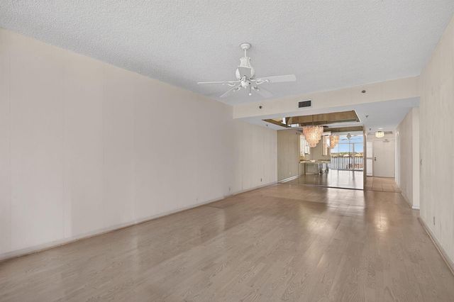 11390 Twelve Oaks Way 420, North Palm Beach, FL 33408