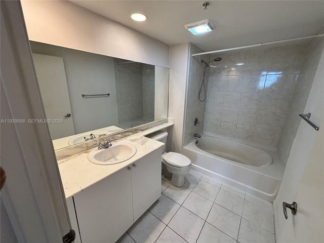 2775 NE 187th Street 403, Aventura, FL 33180