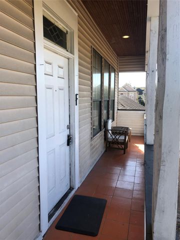 543 W 27th Street F, Houston, TX 77008