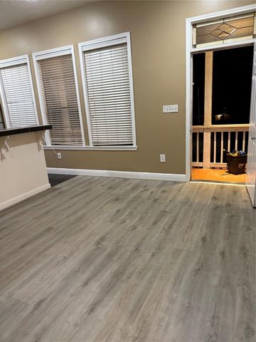 543 W 27th Street F, Houston, TX 77008