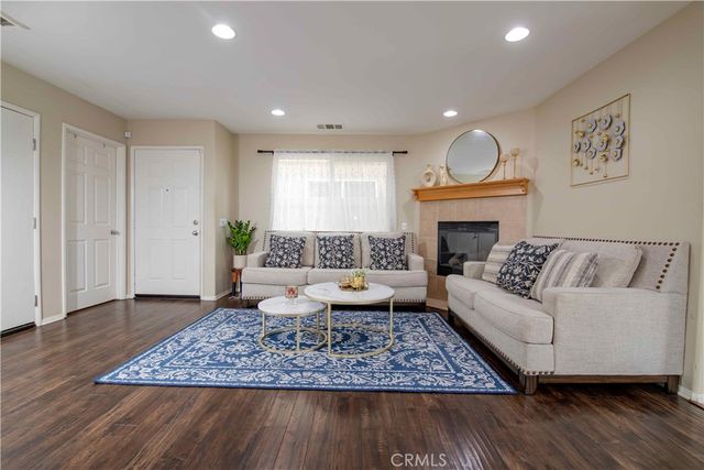 9427 Lemona Avenue 20, North Hills, CA 91343