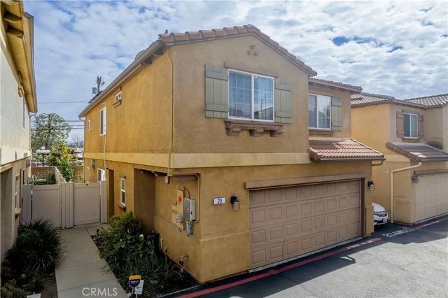 9427 Lemona Avenue 20, North Hills, CA 91343