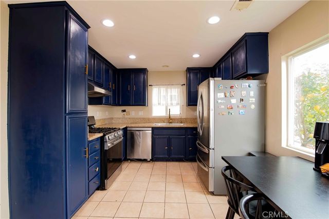 9427 Lemona Avenue 20, North Hills, CA 91343