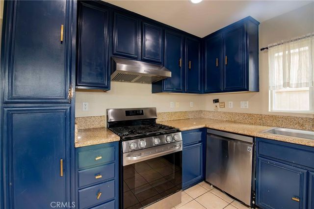 9427 Lemona Avenue 20, North Hills, CA 91343