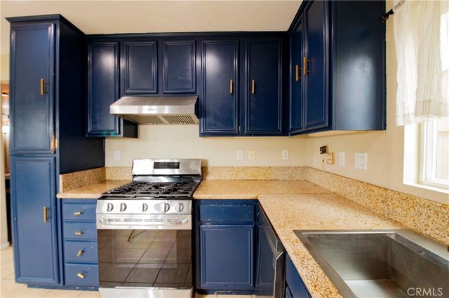 9427 Lemona Avenue 20, North Hills, CA 91343