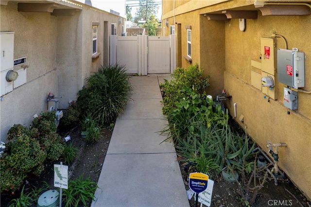 9427 Lemona Avenue 20, North Hills, CA 91343