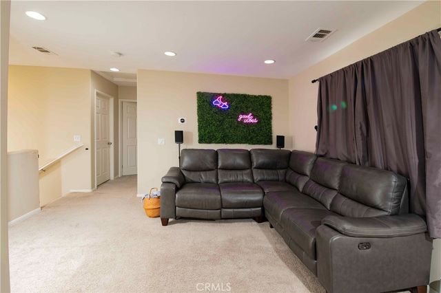 9427 Lemona Avenue 20, North Hills, CA 91343