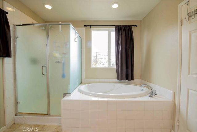 9427 Lemona Avenue 20, North Hills, CA 91343