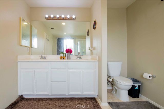 9427 Lemona Avenue 20, North Hills, CA 91343