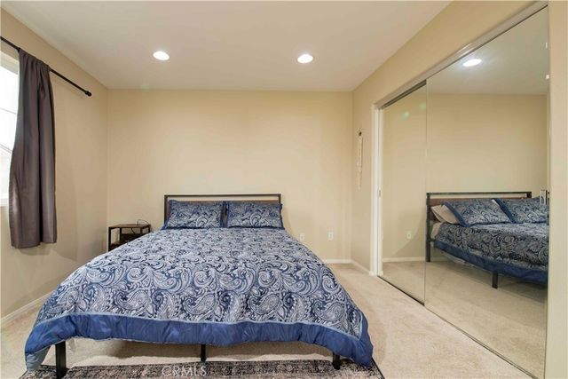 9427 Lemona Avenue 20, North Hills, CA 91343