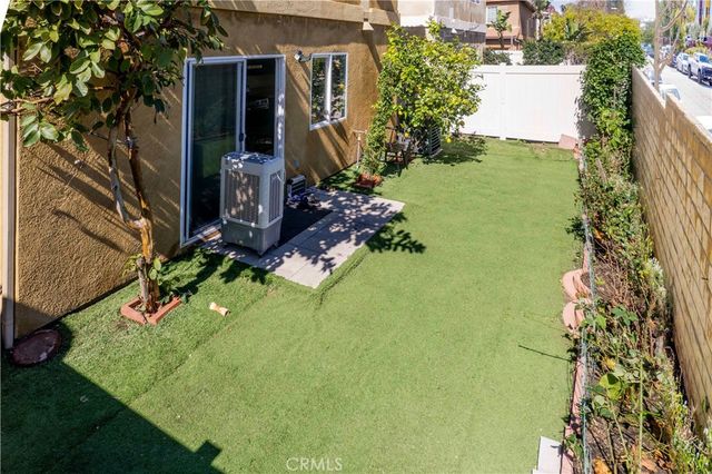 9427 Lemona Avenue 20, North Hills, CA 91343