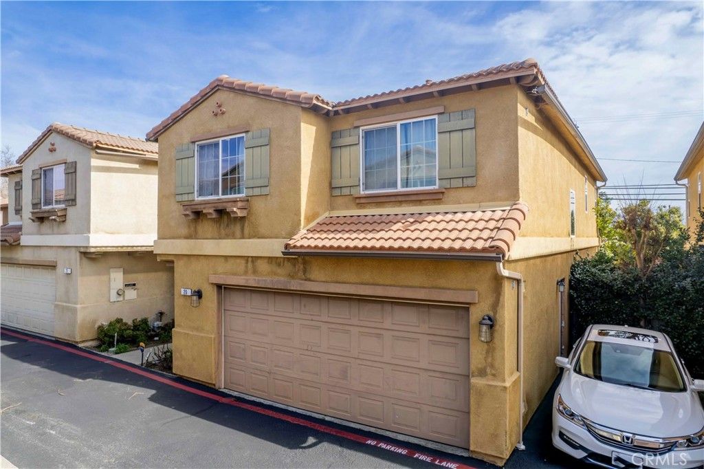 Image 1 of property listing at 9427 Lemona Avenue 20, Northridge, CA 91343