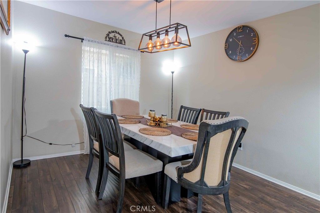 Image 13 of property listing at 9427 Lemona Avenue 20, Northridge, CA 91343