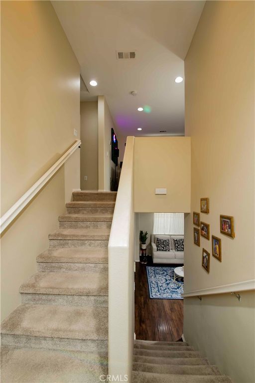 Image 28 of property listing at 9427 Lemona Avenue 20, Northridge, CA 91343