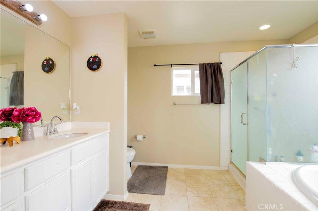 Image 35 of property listing at 9427 Lemona Avenue 20, Northridge, CA 91343