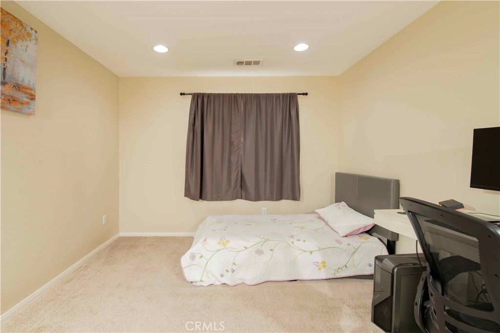 Image 44 of property listing at 9427 Lemona Avenue 20, Northridge, CA 91343