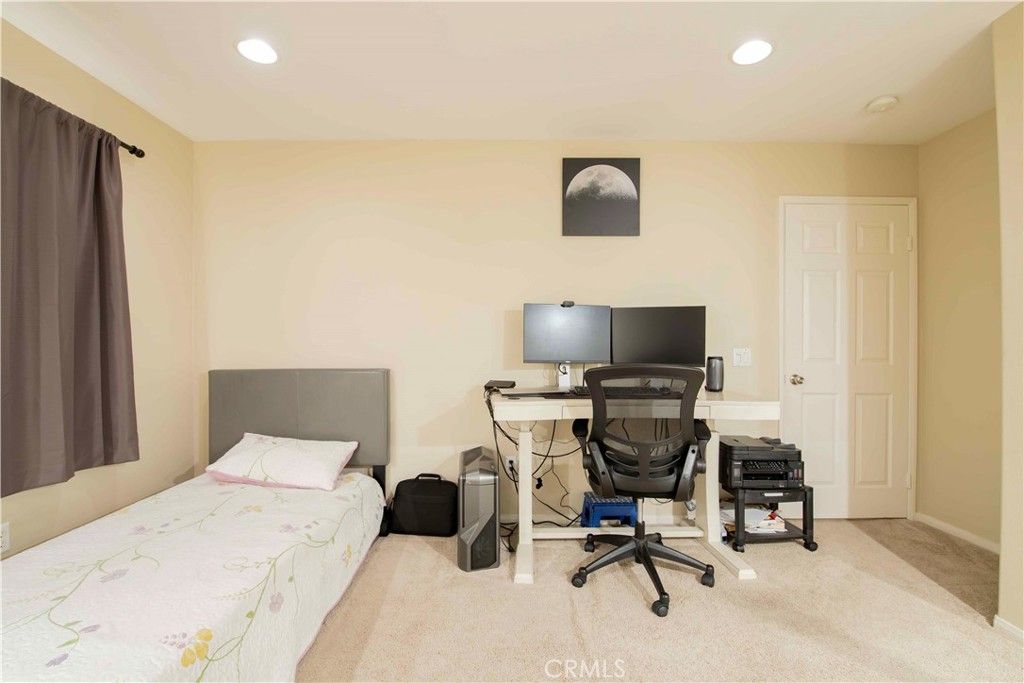 Image 45 of property listing at 9427 Lemona Avenue 20, Northridge, CA 91343