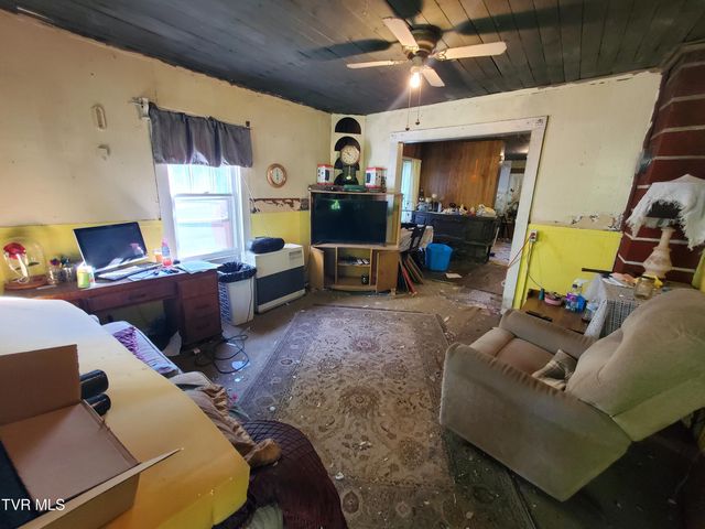 190 Big Cove Creek Road, Roan Mountain, TN 37687