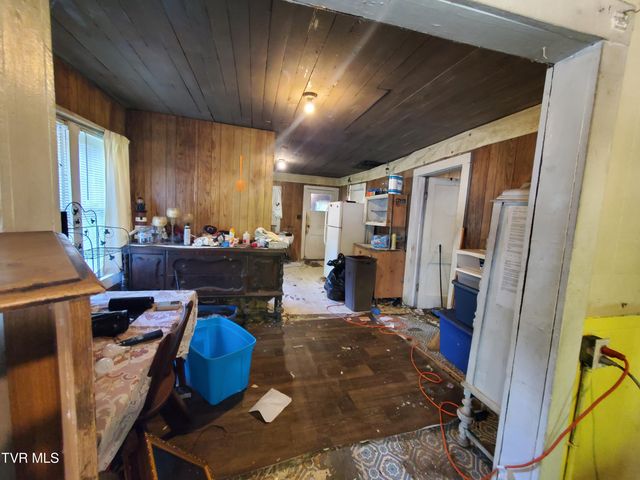 190 Big Cove Creek Road, Roan Mountain, TN 37687