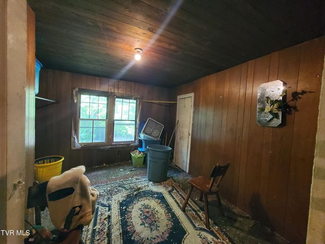 190 Big Cove Creek Road, Roan Mountain, TN 37687