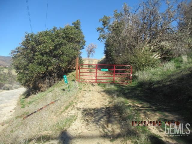 400 Owls Clover Rd, Caliente, CA 93518