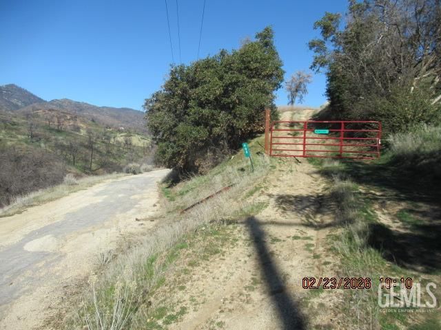 400 Owls Clover Rd, Caliente, CA 93518