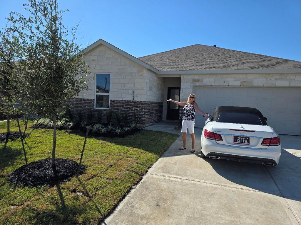 1743 Magnolia Jade Court, Crosby, TX 77532