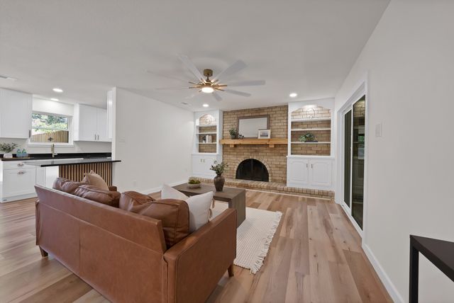 6617 Sabrosa Court W, Fort Worth, TX 76133