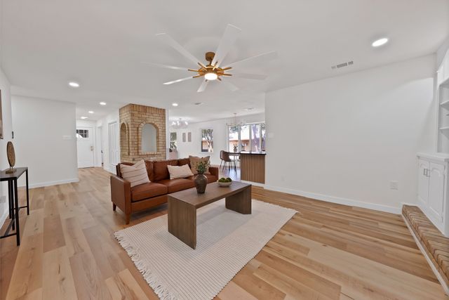 6617 Sabrosa Court W, Fort Worth, TX 76133