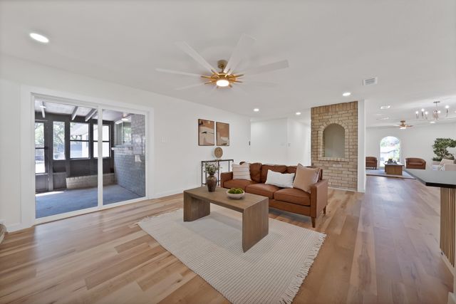 6617 Sabrosa Court W, Fort Worth, TX 76133