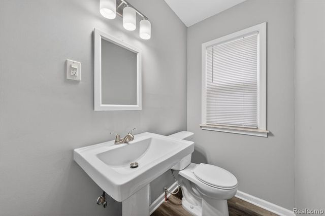 5156 Winifred Street, Wayne, MI 48184