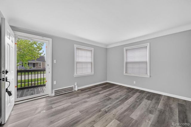 5156 Winifred Street, Wayne, MI 48184