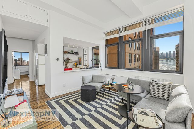310 E 46th St Apt 22H, New York City, NY 10017