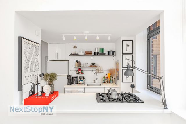 310 E 46th St Apt 22H, New York City, NY 10017