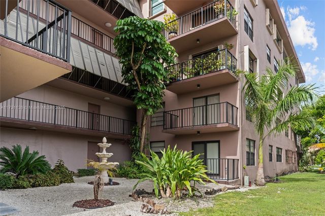 605 NW 72nd Ave 406, Miami, FL 33126