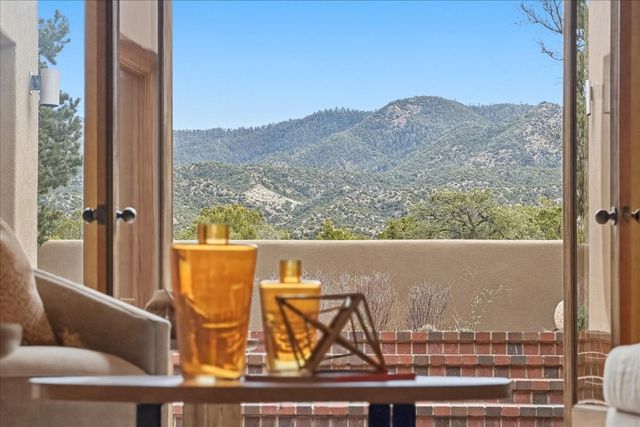 13A Calle Noble, Santa Fe, NM 87506