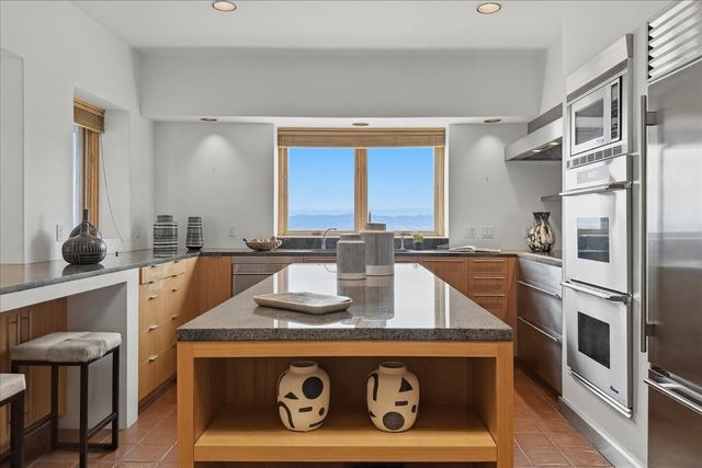 13A Calle Noble, Santa Fe, NM 87506