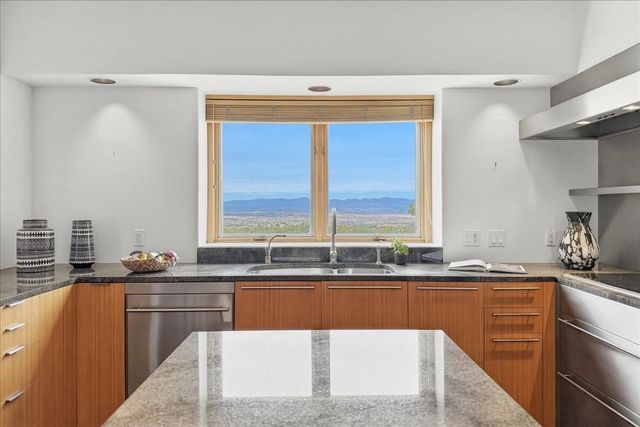 13A Calle Noble, Santa Fe, NM 87506