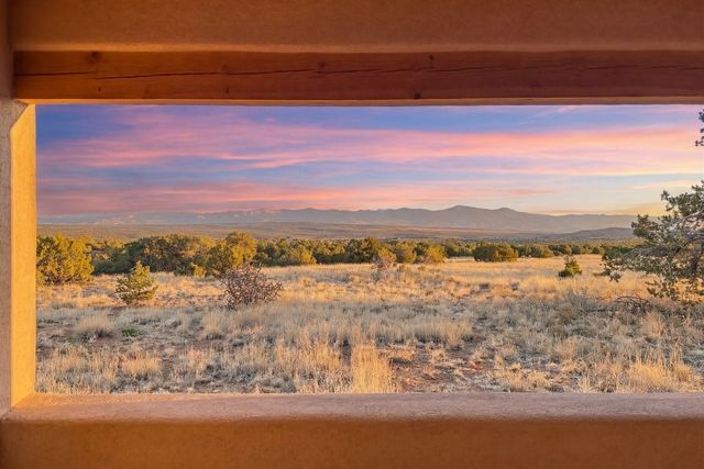 13A Calle Noble, Santa Fe, NM 87506