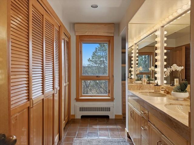 13A Calle Noble, Santa Fe, NM 87506