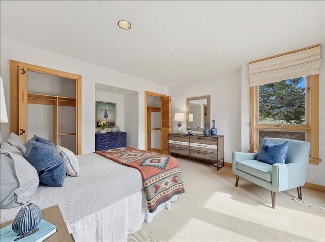 13A Calle Noble, Santa Fe, NM 87506