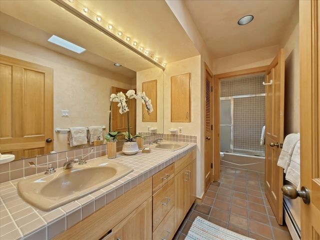 13A Calle Noble, Santa Fe, NM 87506